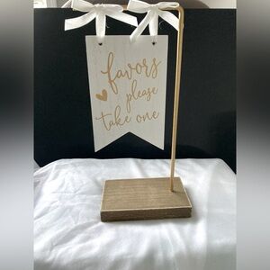 Wedding Favors Sign